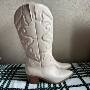 Journee Collection Cream Heeled Boots